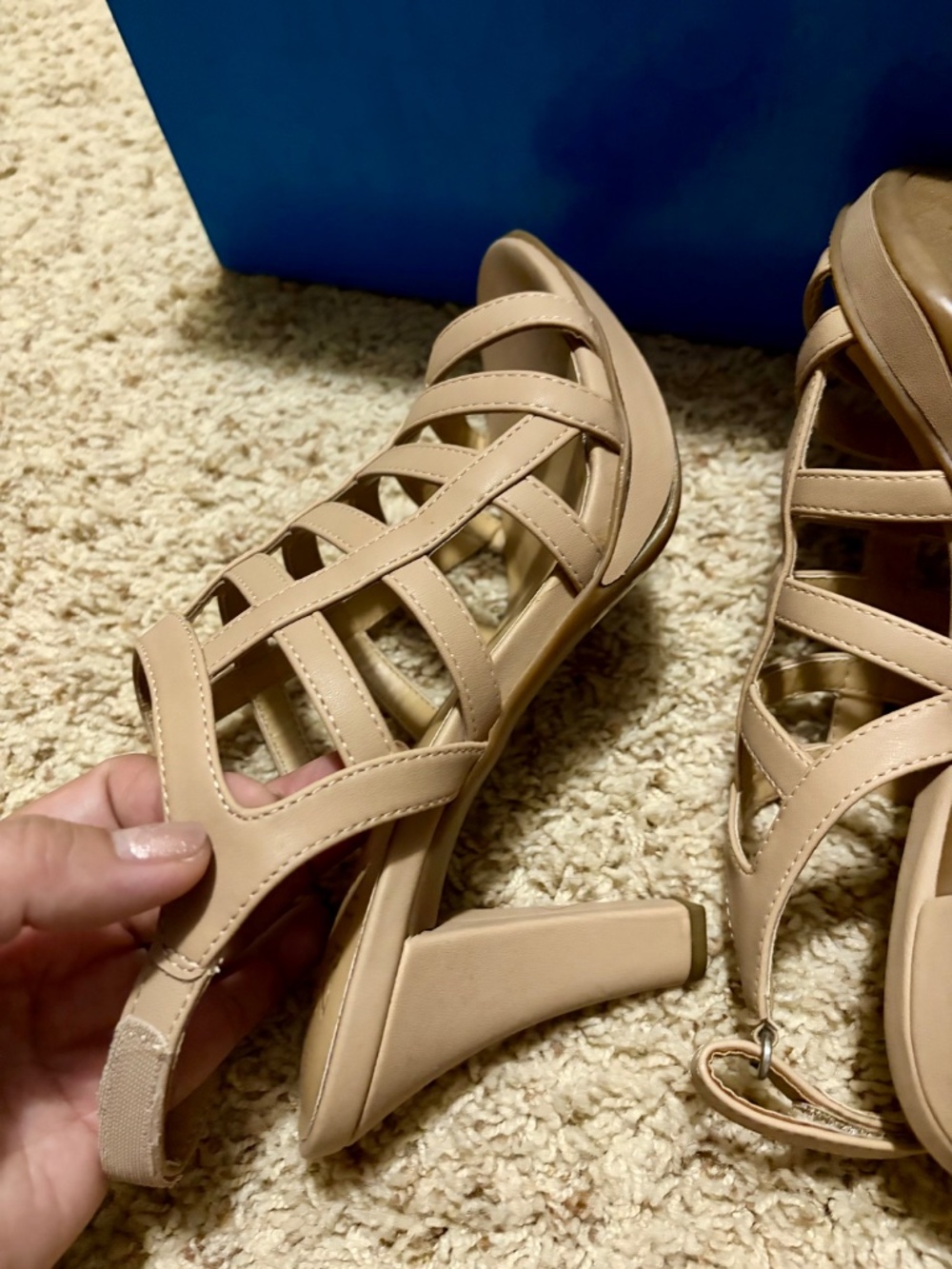 Beige Naturalizer Baylor Sandals, 9M - Picture 3 of 5